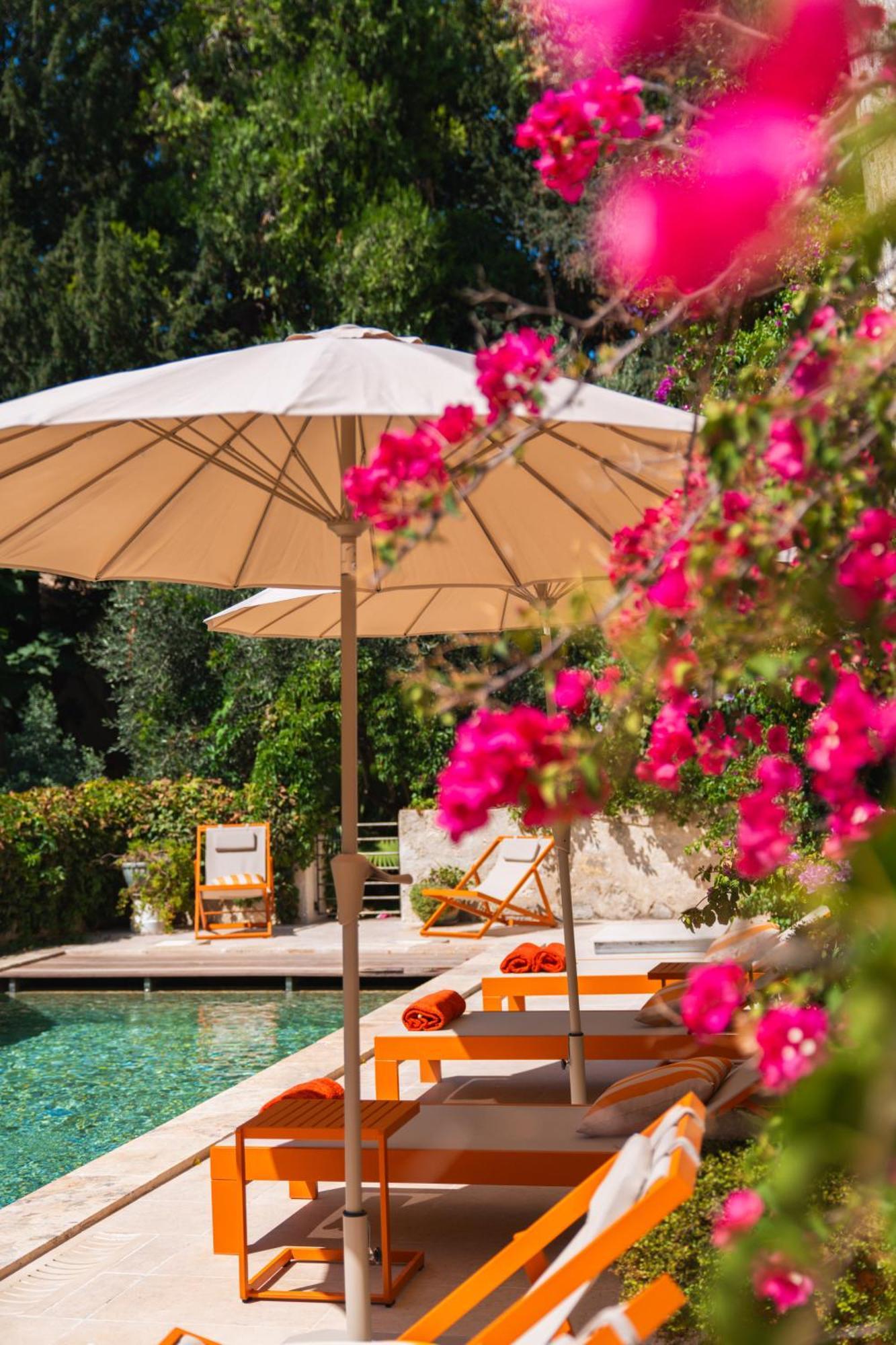 Le Jardin Des Cordeliers Bed & Breakfast Tarascon Exterior photo